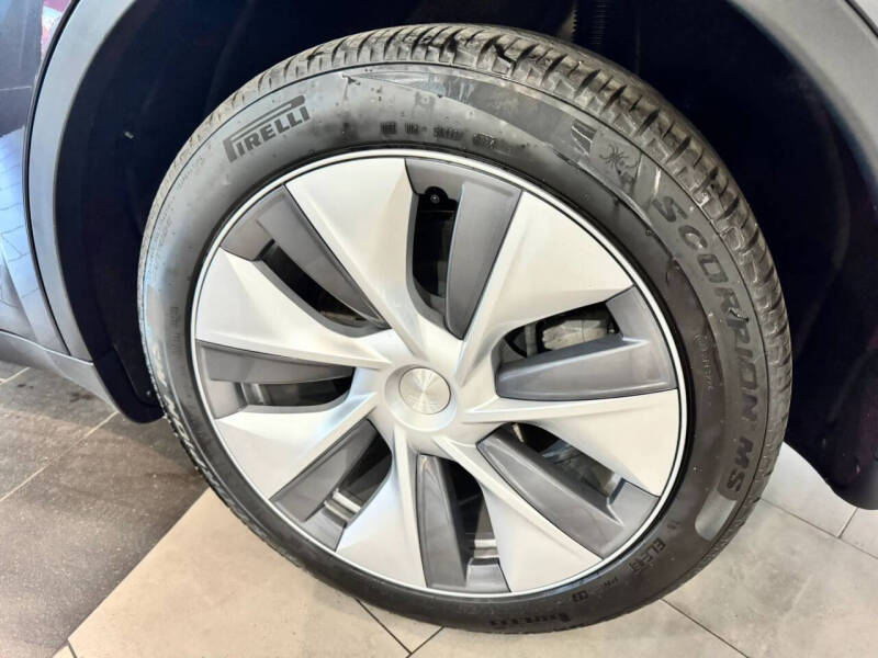 2024 Tesla Model Y Long Range