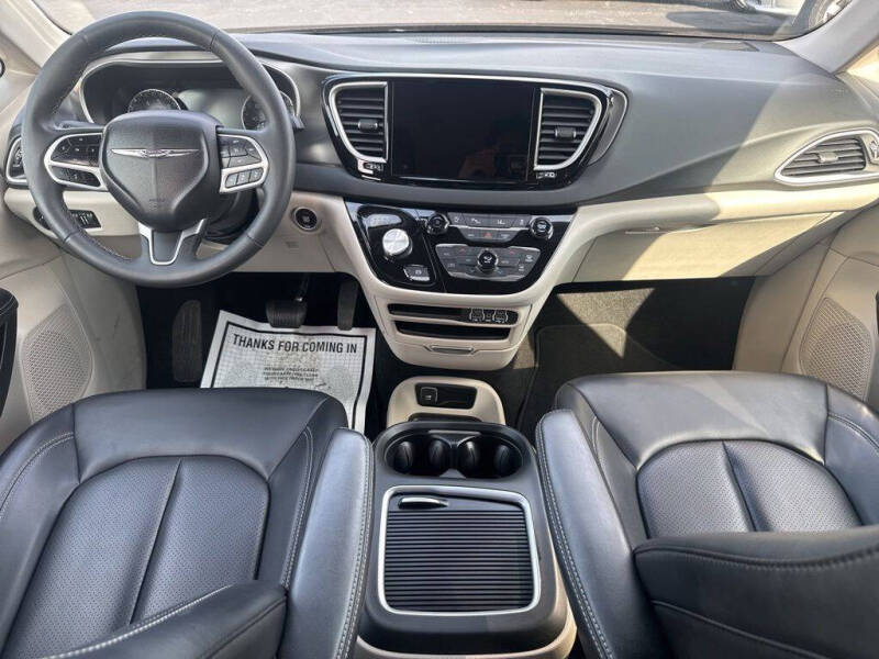 2023 Chrysler Pacifica Touring L