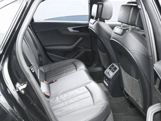 2022 Audi A4 quattro S line Prem Plus 45 TFSI