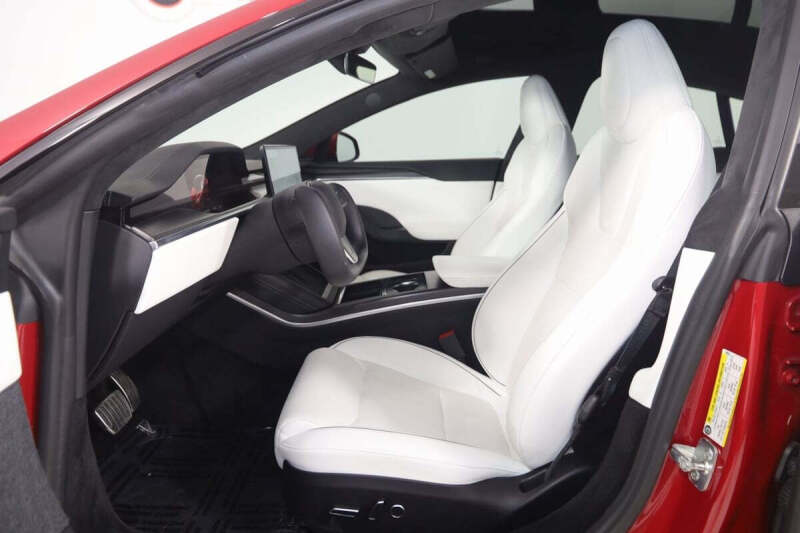 2022 Tesla Model S Plaid