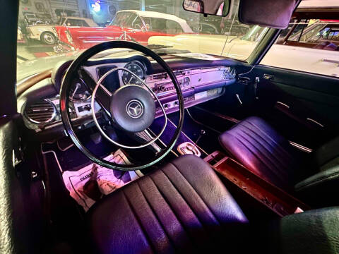 1970 Mercedes-Benz 280-Class