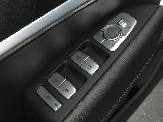 2023 Genesis G70