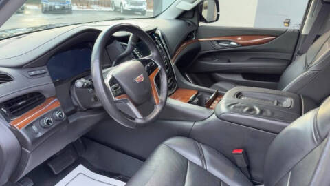 2017 Cadillac Escalade Luxury