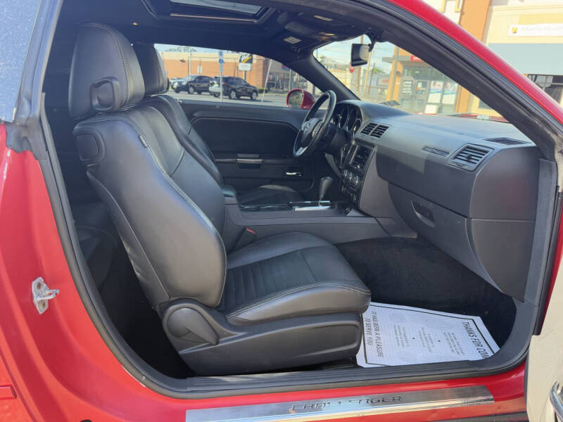 2012 Dodge Challenger SXT