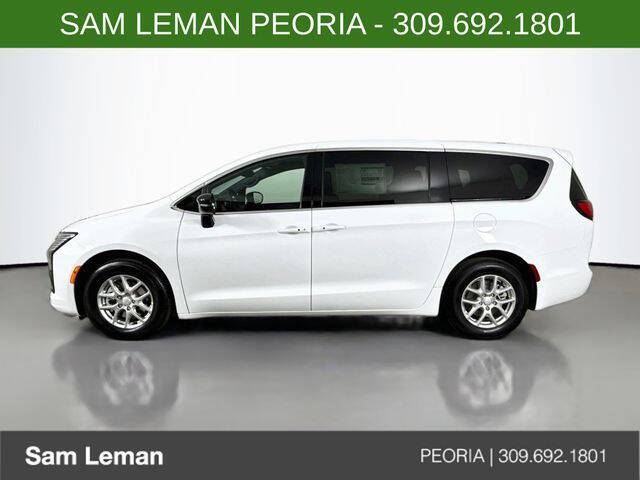 2027 Chrysler Pacifica Select