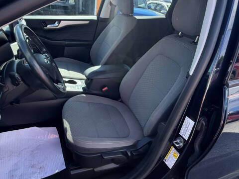 2021 Ford Escape SE