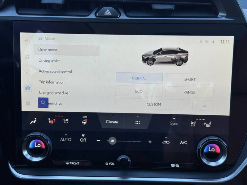 2023 Lexus RZ 450e Luxury