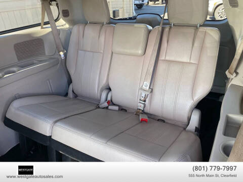 2013 Chrysler Town and Country Touring