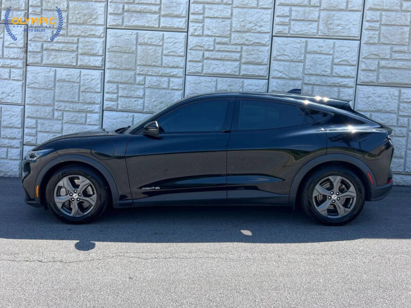 2022 Ford Mustang Mach-E Select