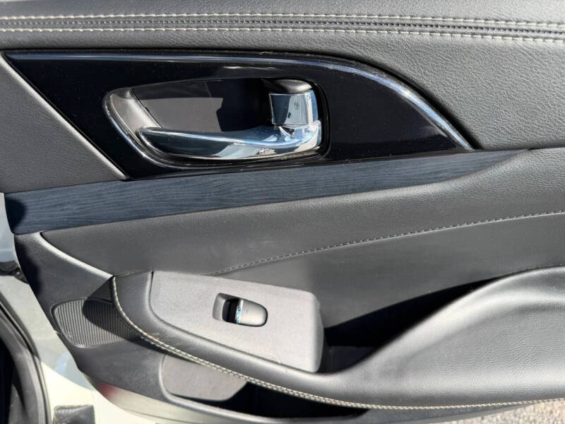 2020 Nissan Maxima Platinum
