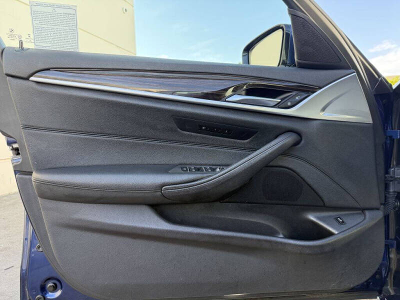 2017 BMW 5 Series 530i