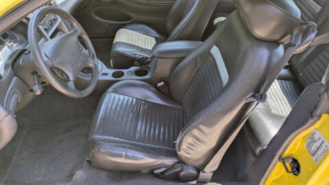 2003 Ford Mustang Mach 1 Premium