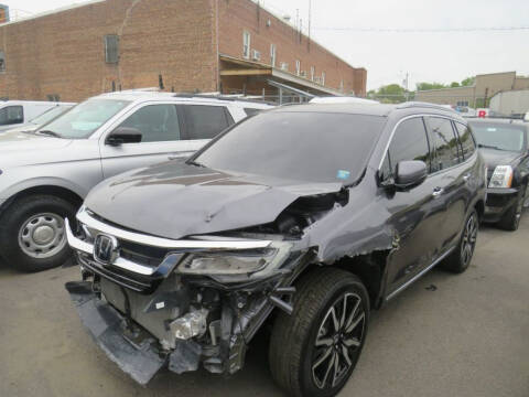 2020 Honda Pilot for sale at Saw Mill Auto in Yonkers NY