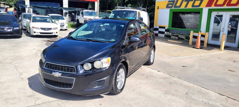 2014 Chevrolet Sonic LT photo 3