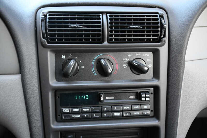 2000 Ford Mustang