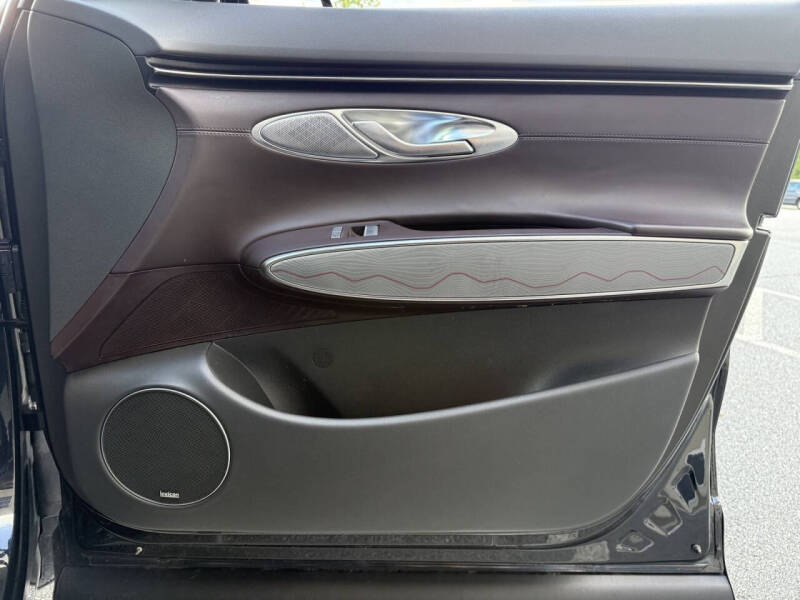 2022 Genesis GV70 2.5T Standard