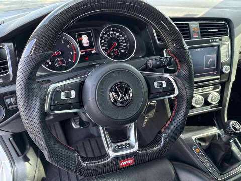 2017 Volkswagen Golf GTI S