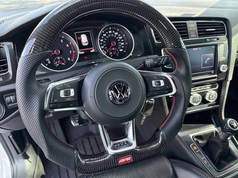 2017 Volkswagen Golf GTI S