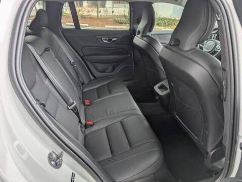 2025 Volvo V60 Cross Country B5 Plus