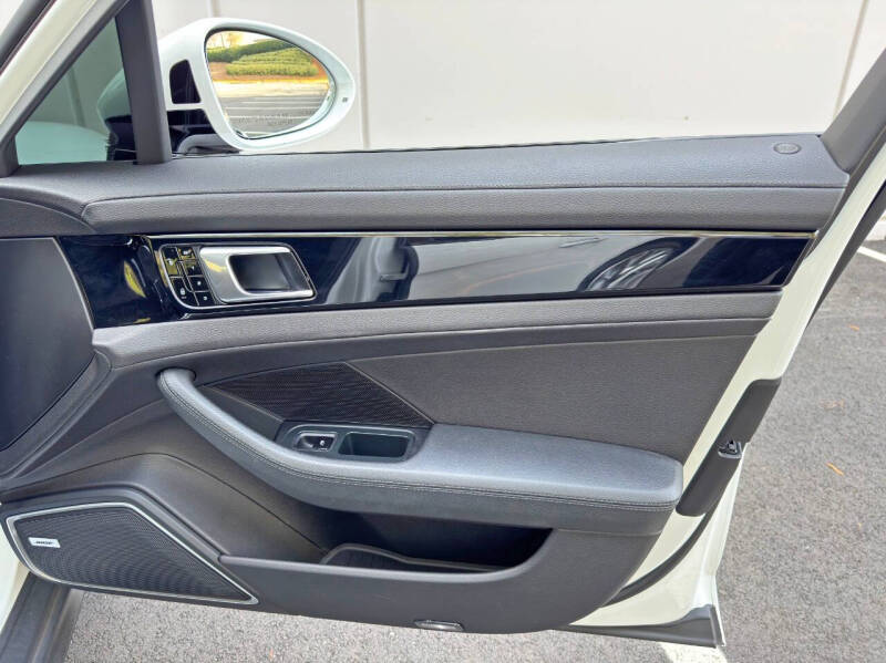 2018 Porsche Panamera 4