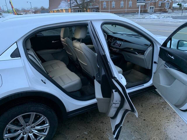 2022 Cadillac XT4 Premium Luxury