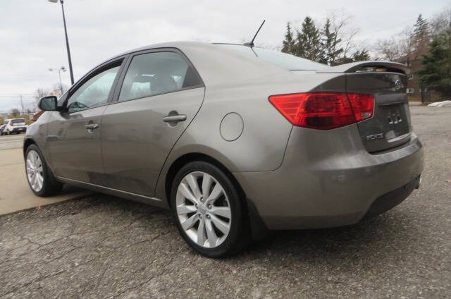 2011 Kia Forte SX photo 3