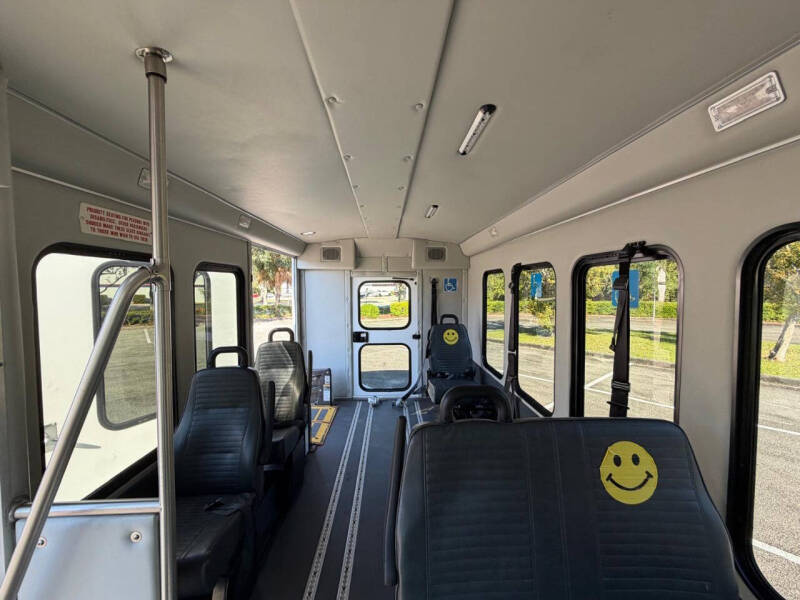 2015 Ford E-Series E-350 SD