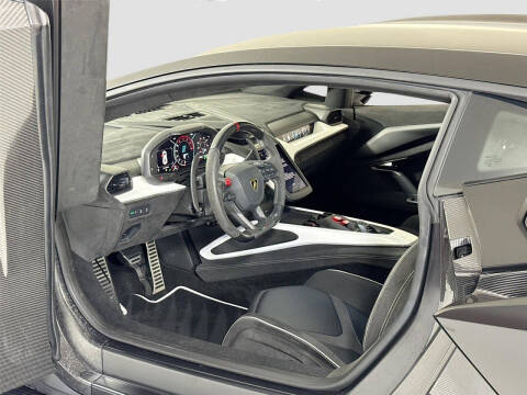 2024 Lamborghini Revuelto