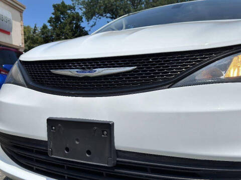 2020 Chrysler Voyager L