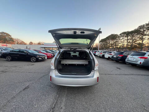 2013 Toyota Prius v Five