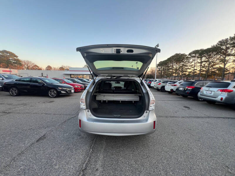 2013 Toyota Prius v Five