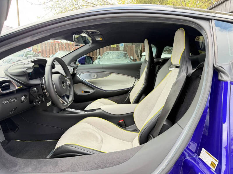 2023 McLaren Artura