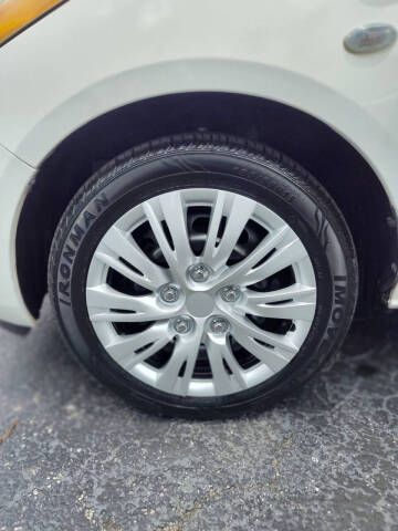 2011 Mazda MAZDA2 Touring