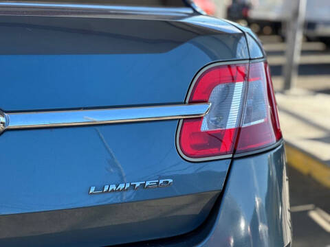 2010 Ford Taurus Limited