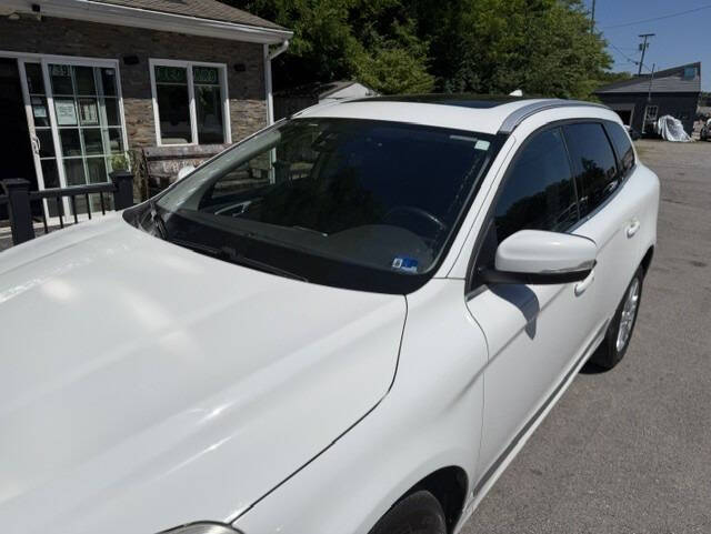 2016 Volvo XC60 T5 Drive-E Premier