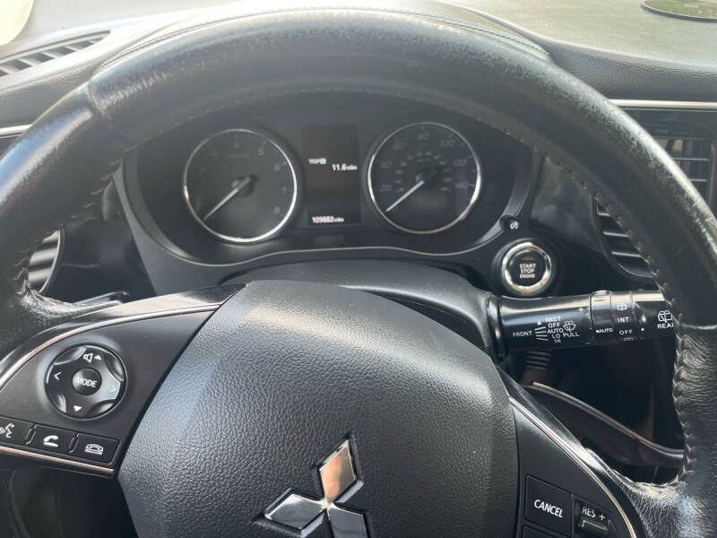 2019 Mitsubishi Outlander SEL