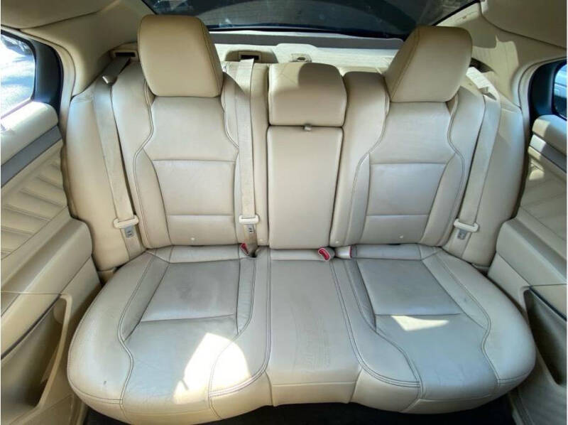 2015 Ford Taurus SEL