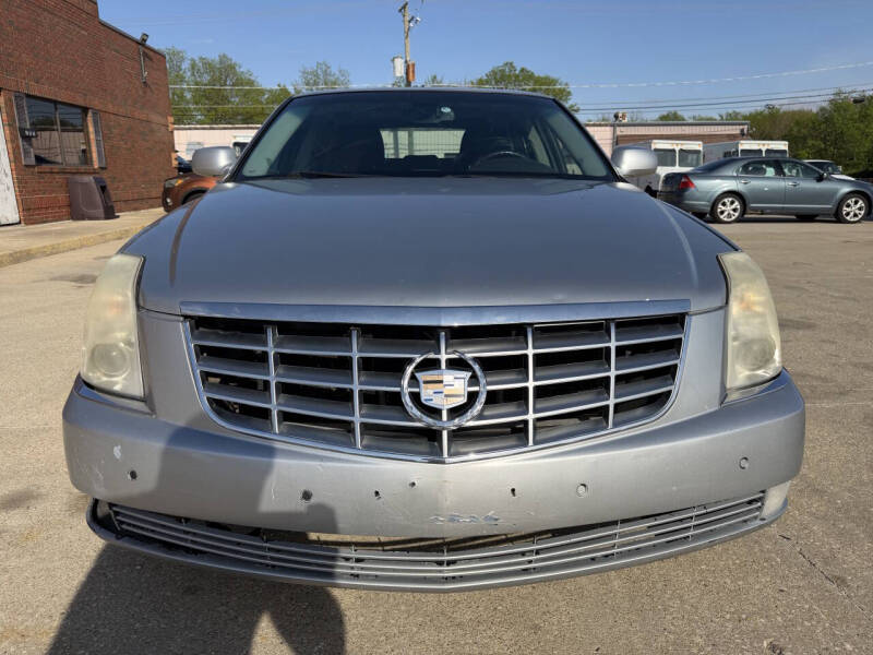 2011 Cadillac DTS Luxury Collection