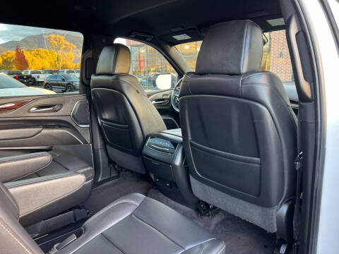 2022 Cadillac Escalade ESV Luxury