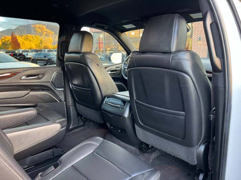 2022 Cadillac Escalade ESV Luxury