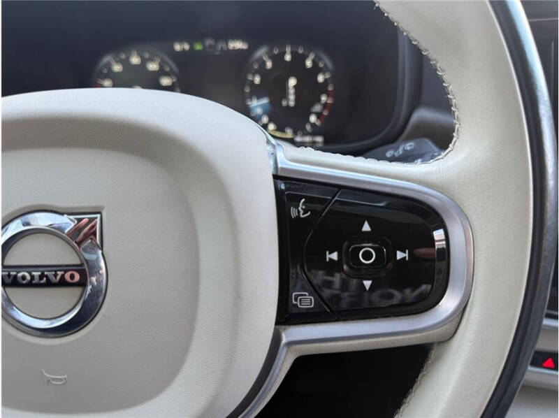 2020 Volvo V90 Cross Country T6