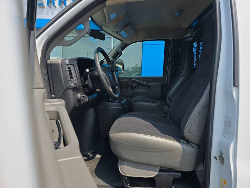 2023 GMC Savana 2500