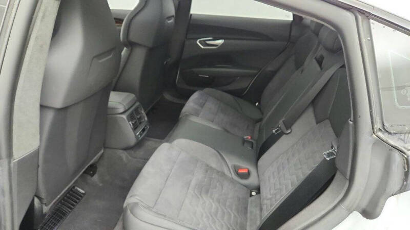 2024 Audi e-tron GT quattro Prestige