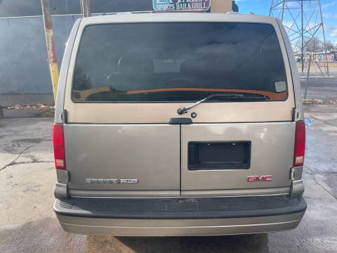 2005 GMC Safari SLT