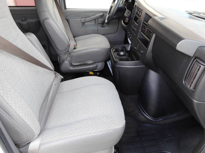 2017 Chevrolet Express LT 3500