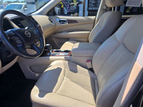 2017 Nissan Pathfinder Platinum