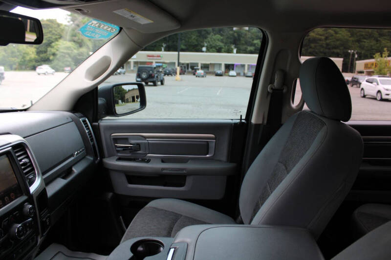 2017 RAM 1500 SLT