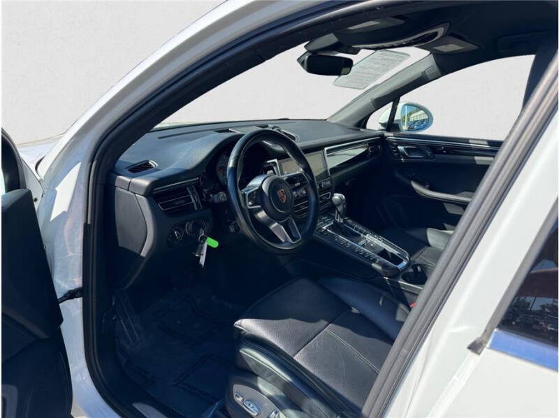 2020 Porsche Macan S