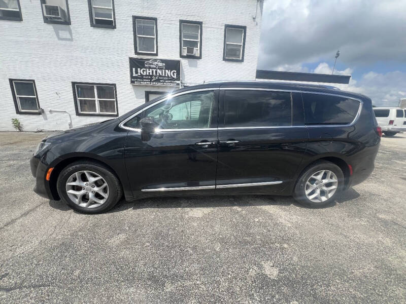 2017 Chrysler Pacifica Touring-L Plus