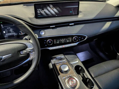 2025 Genesis GV70 2.5T Standard